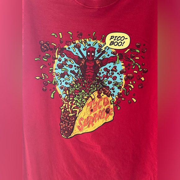 Marvel Deadpool T Shirt Mens Size M Red Taco Logo Crew Neck Loot Exclusive - Picture 2 of 8